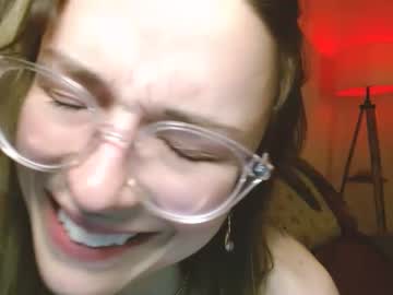 girl
        bakedmommy cam image #3670887