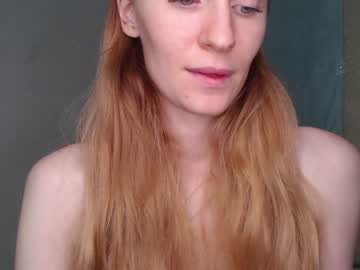 girl
        save_my_wings cam image #3270059