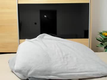 girl
        angell6969 cam image #6142369