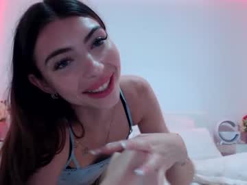 girl
        itsmyahxox cam image #3612228