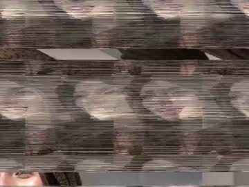 girl
        nina_mon cam image #3704626