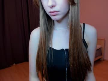 girl
        julieharrison cam image #2595146