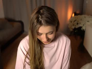 girl
        elisa_moon cam image #5592909