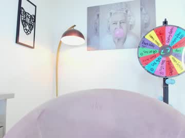 girl
        missniley cam image #2230183